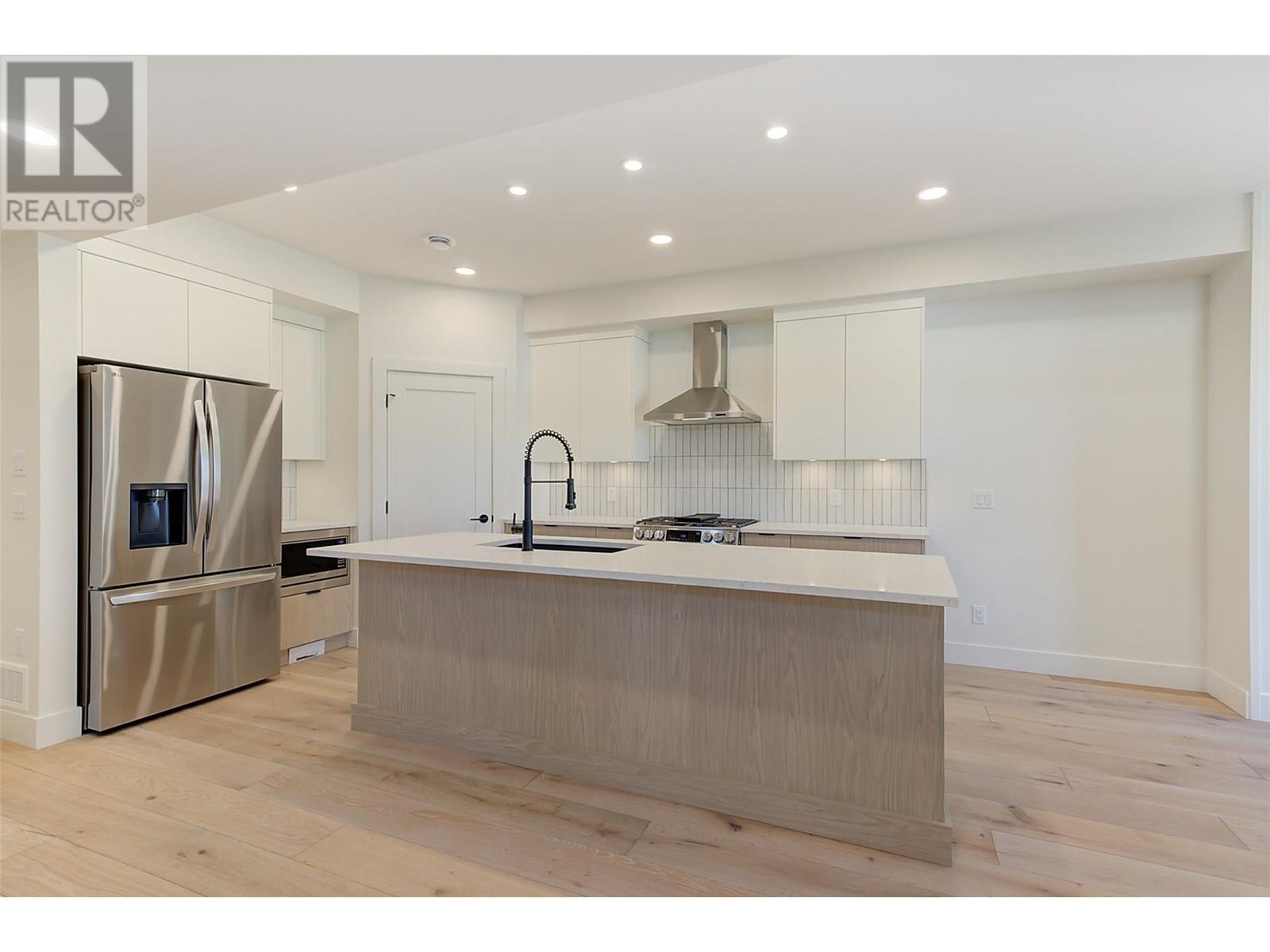 857 Kinnear Court, Kelowna, British Columbia  V1Y 8A9 - Photo 9 - 10351691