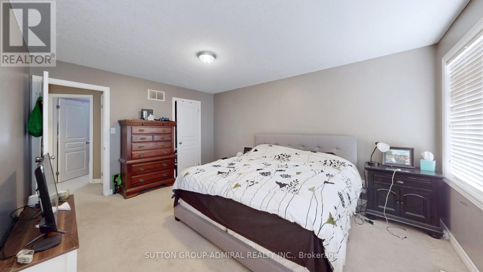 39 Draper Street, Brantford, Ontario  N3T 6R1 - Photo 4 - X12212627