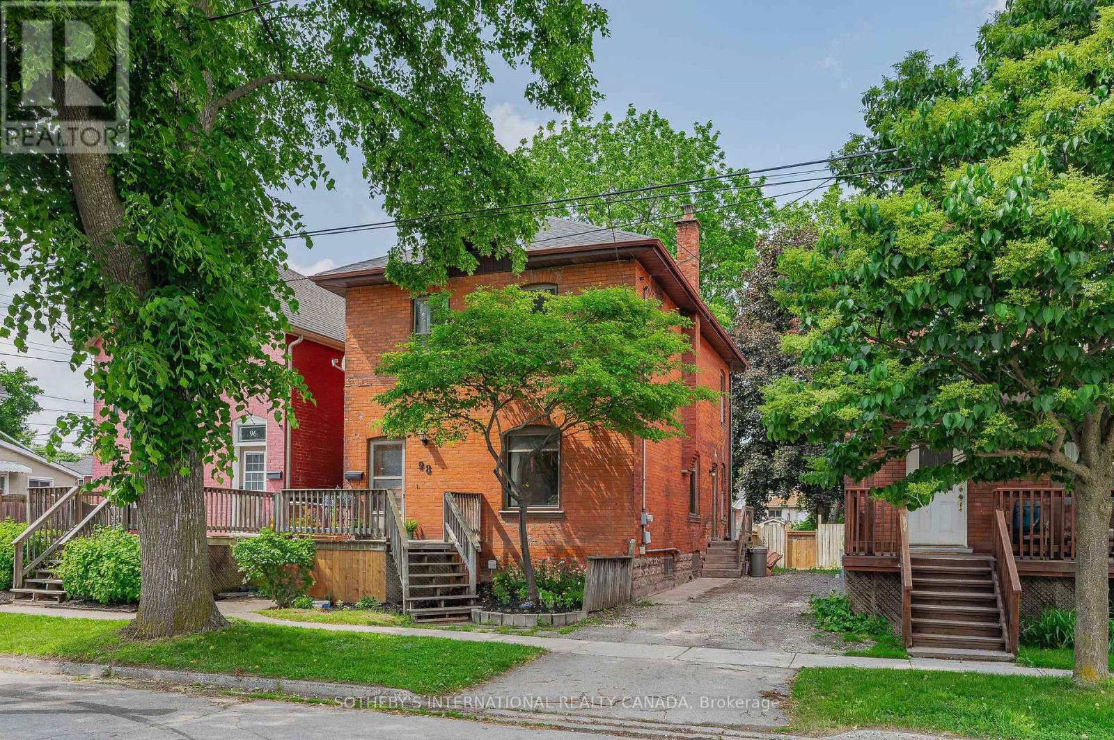 98 MARLBOROUGH STREET, Brantford, Ontario