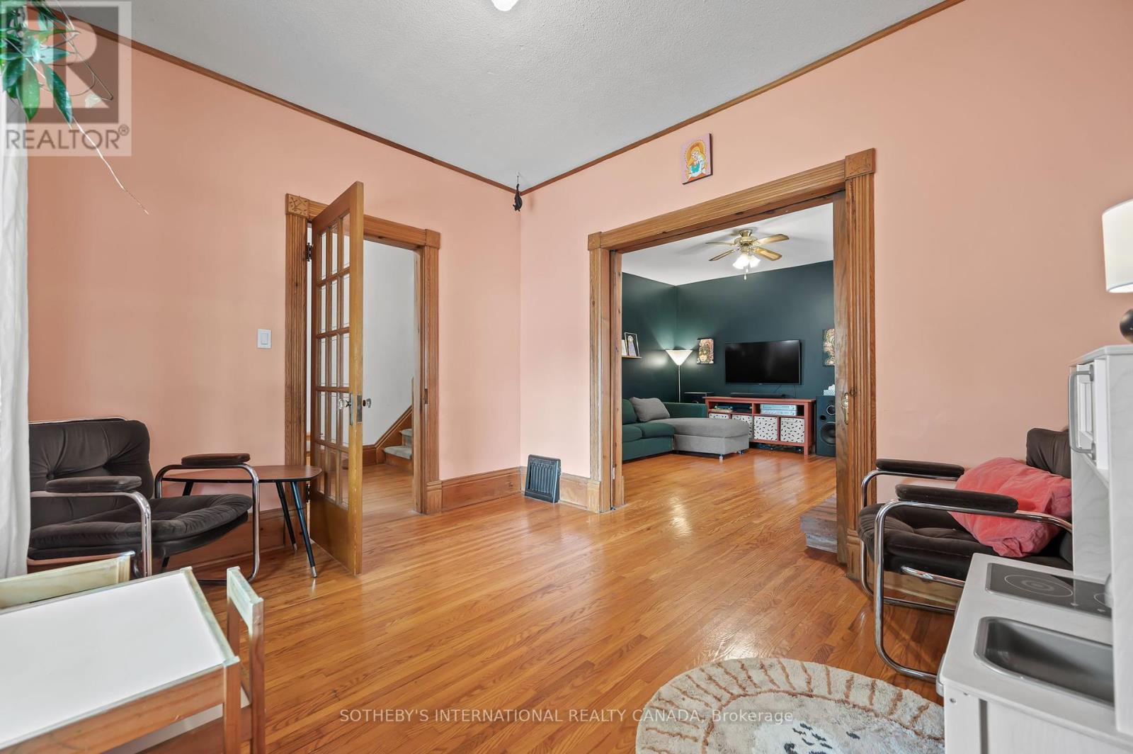 98 Marlborough Street, Brantford, Ontario  N3T 2S5 - Photo 11 - X12212645