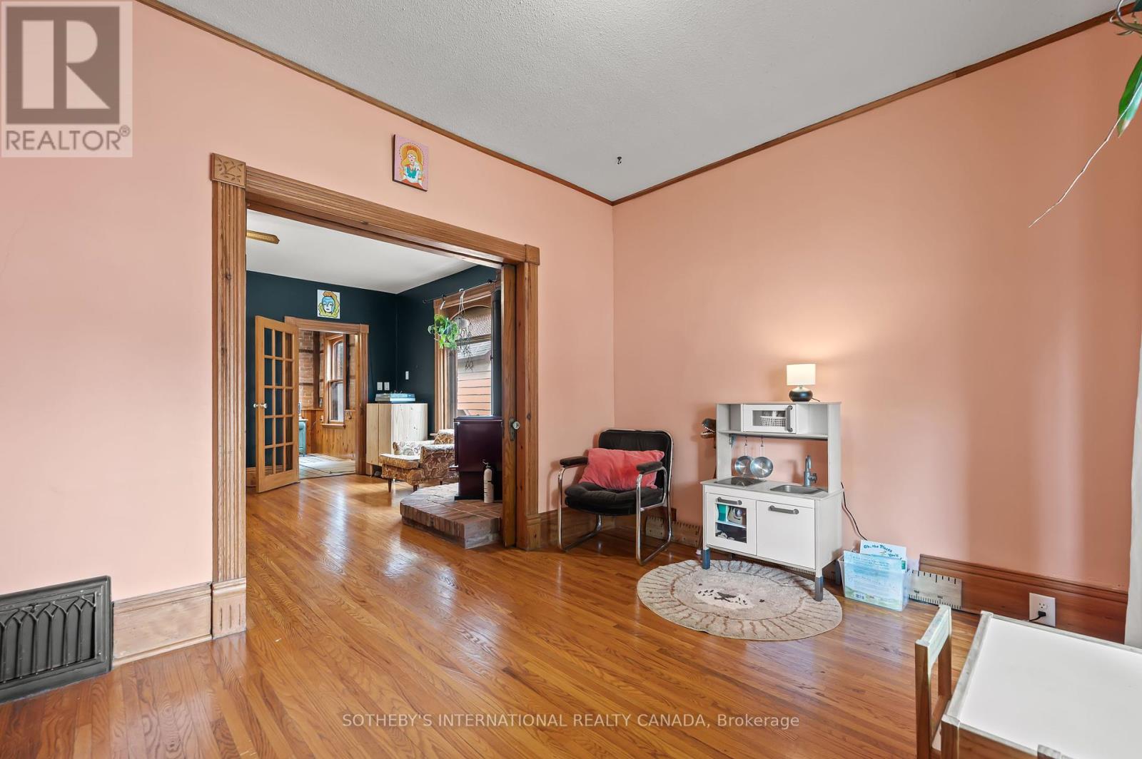 98 Marlborough Street, Brantford, Ontario  N3T 2S5 - Photo 12 - X12212645