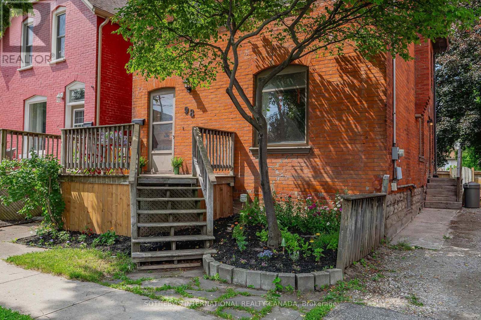 98 Marlborough Street, Brantford, Ontario  N3T 2S5 - Photo 4 - X12212645