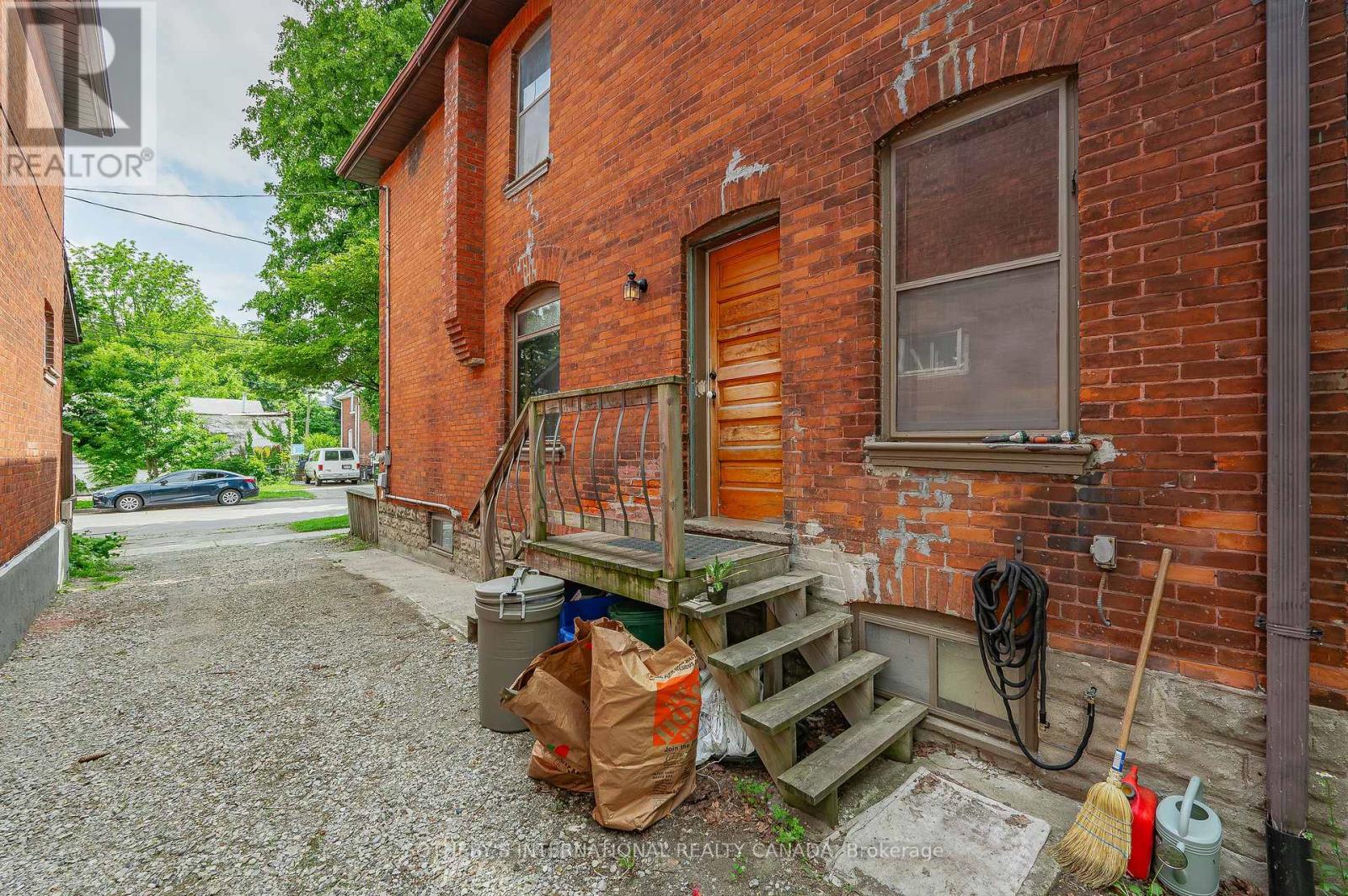 98 Marlborough Street, Brantford, Ontario  N3T 2S5 - Photo 40 - X12212645