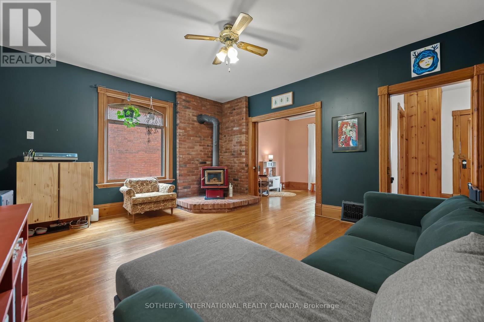 98 Marlborough Street, Brantford, Ontario  N3T 2S5 - Photo 8 - X12212645