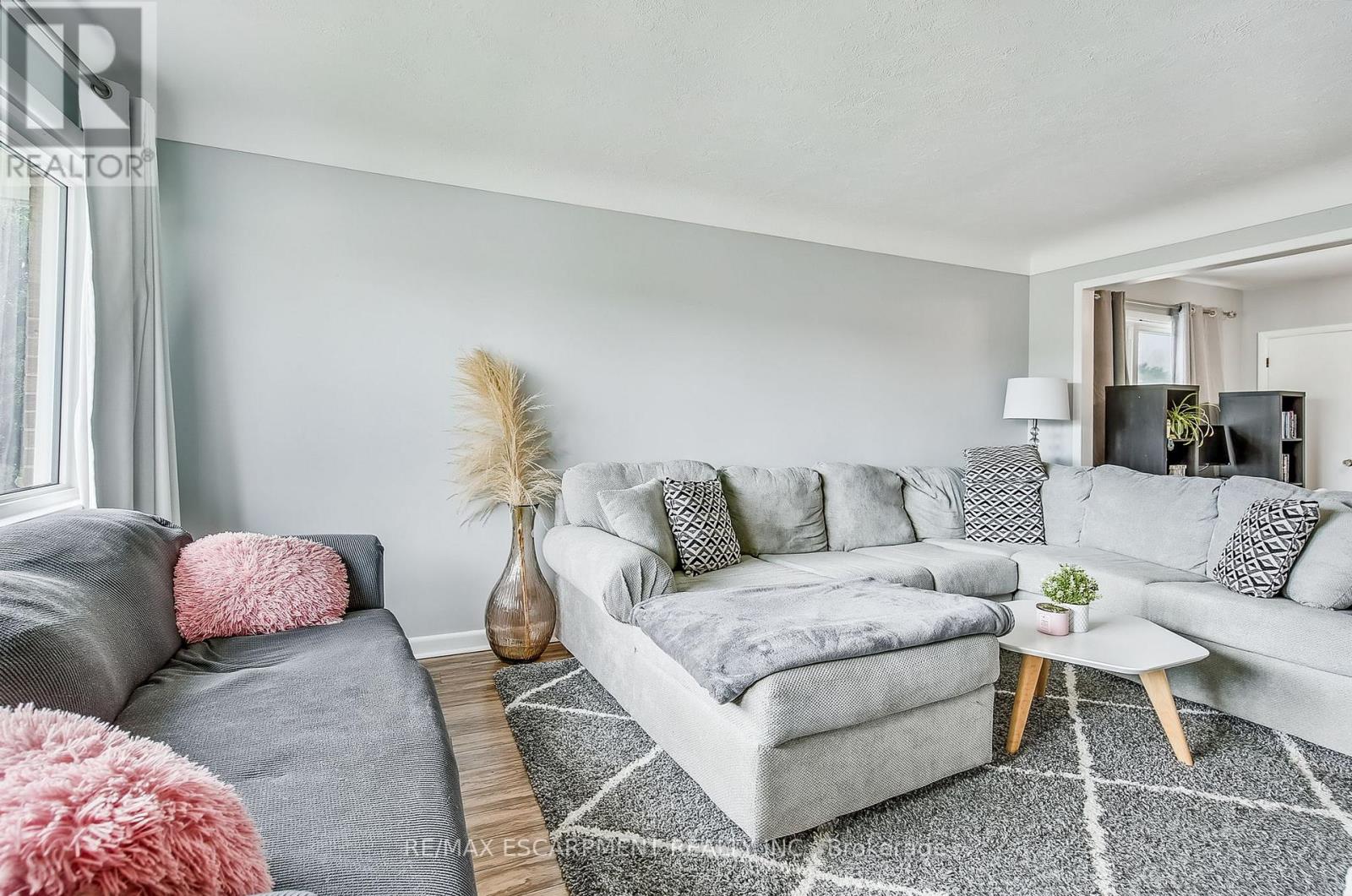 379 East 18th Street, Hamilton, Ontario  L9A 4P7 - Photo 12 - X12212668