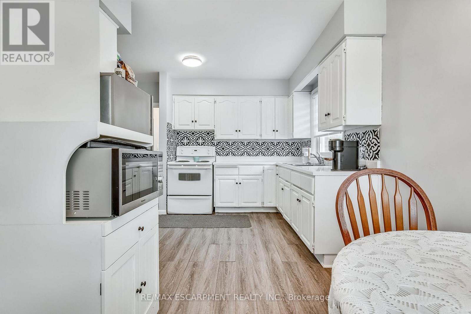 379 East 18th Street, Hamilton, Ontario  L9A 4P7 - Photo 22 - X12212668