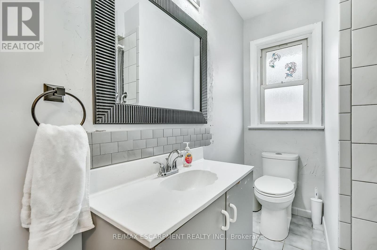 379 East 18th Street, Hamilton, Ontario  L9A 4P7 - Photo 25 - X12212668