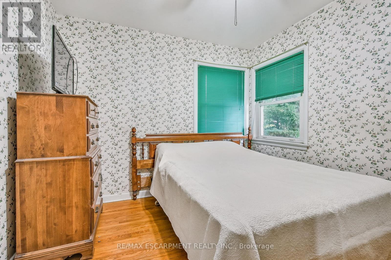 379 East 18th Street, Hamilton, Ontario  L9A 4P7 - Photo 29 - X12212668
