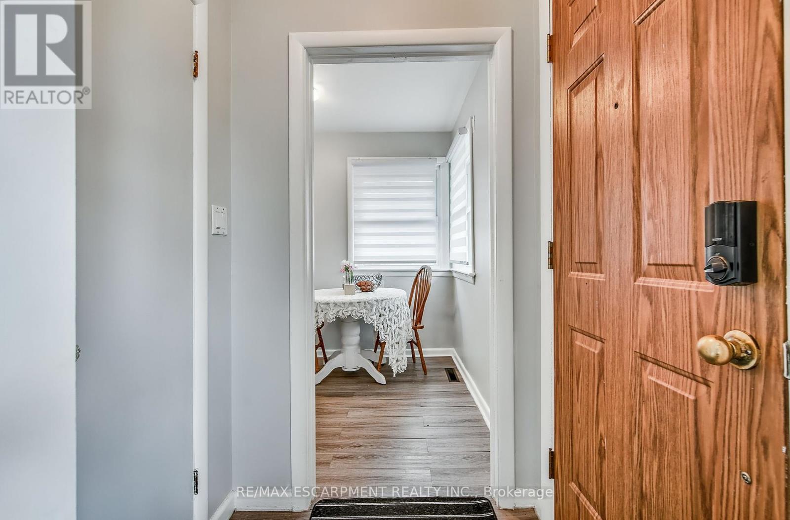 379 East 18th Street, Hamilton, Ontario  L9A 4P7 - Photo 6 - X12212668