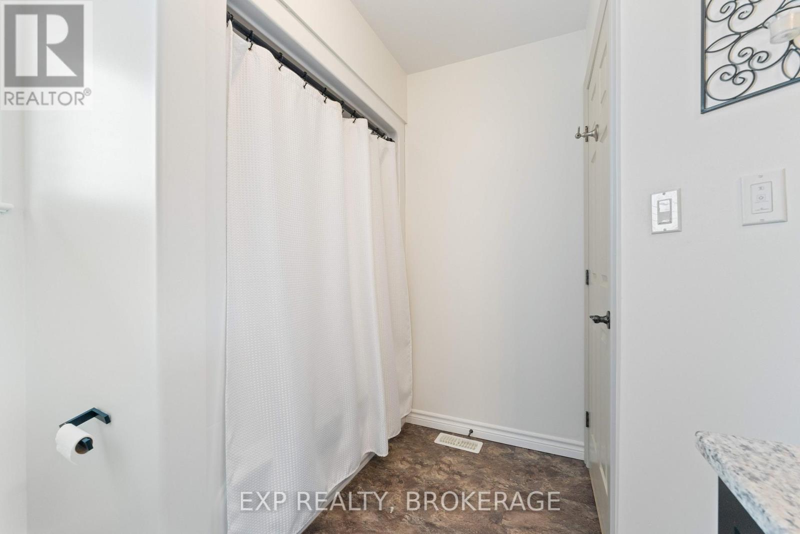125 Saul Street, Loyalist (Odessa), Ontario  K0H 2H0 - Photo 34 - X12213019