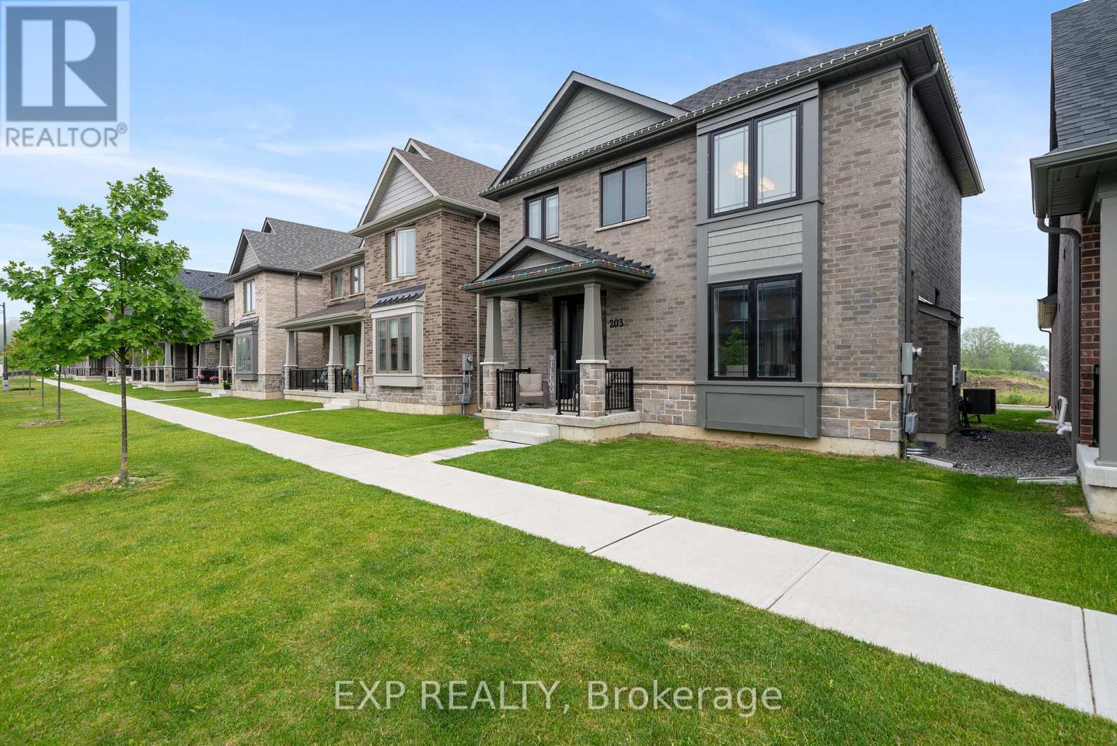 203 Strachan Street, Port Hope, Ontario  L1A 0E6 - Photo 2 - X12212971