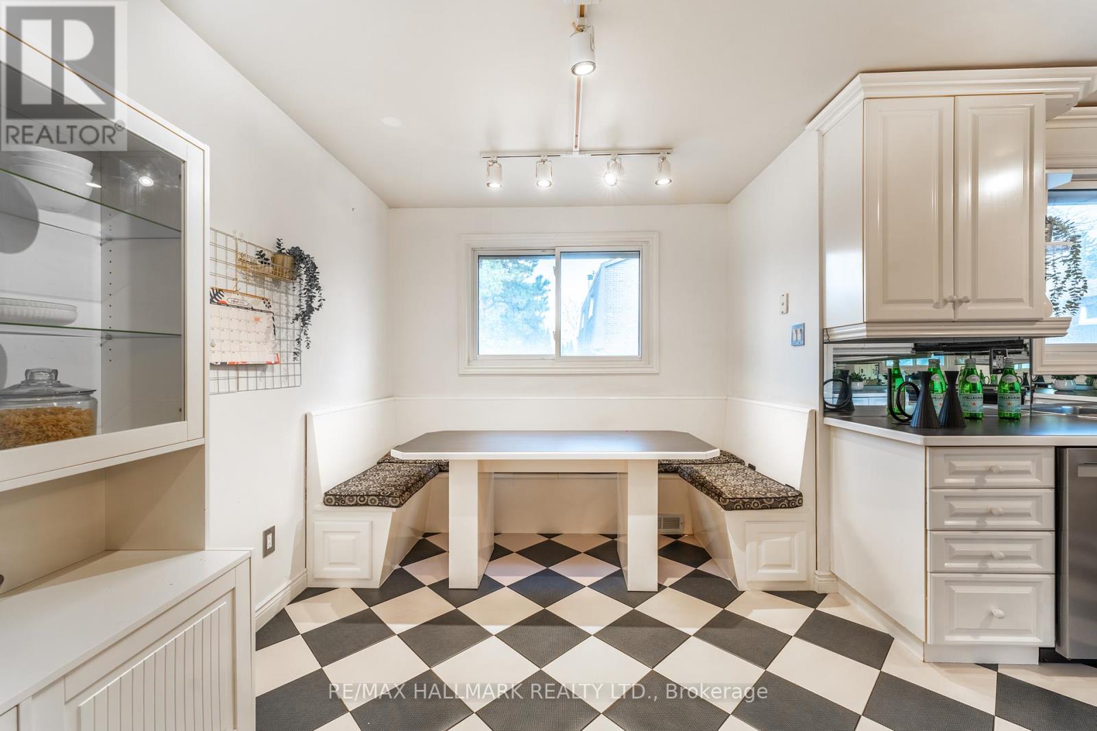 60 Bards Walkway, Toronto (Pleasant View), Ontario  M2J 4T9 - Photo 12 - C12212729