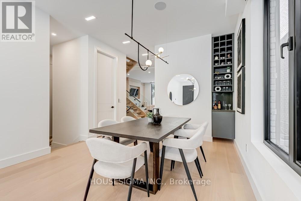 188 Duplex Avenue, Toronto (Yonge-Eglinton), Ontario  M5P 2A9 - Photo 4 - C12212765