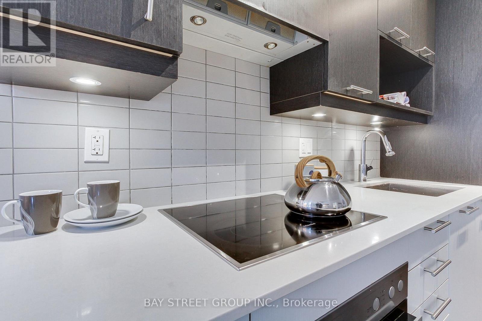 517 - 199 Richmond Street, Toronto (Waterfront Communities), Ontario  M5V 0H4 - Photo 15 - C12212769