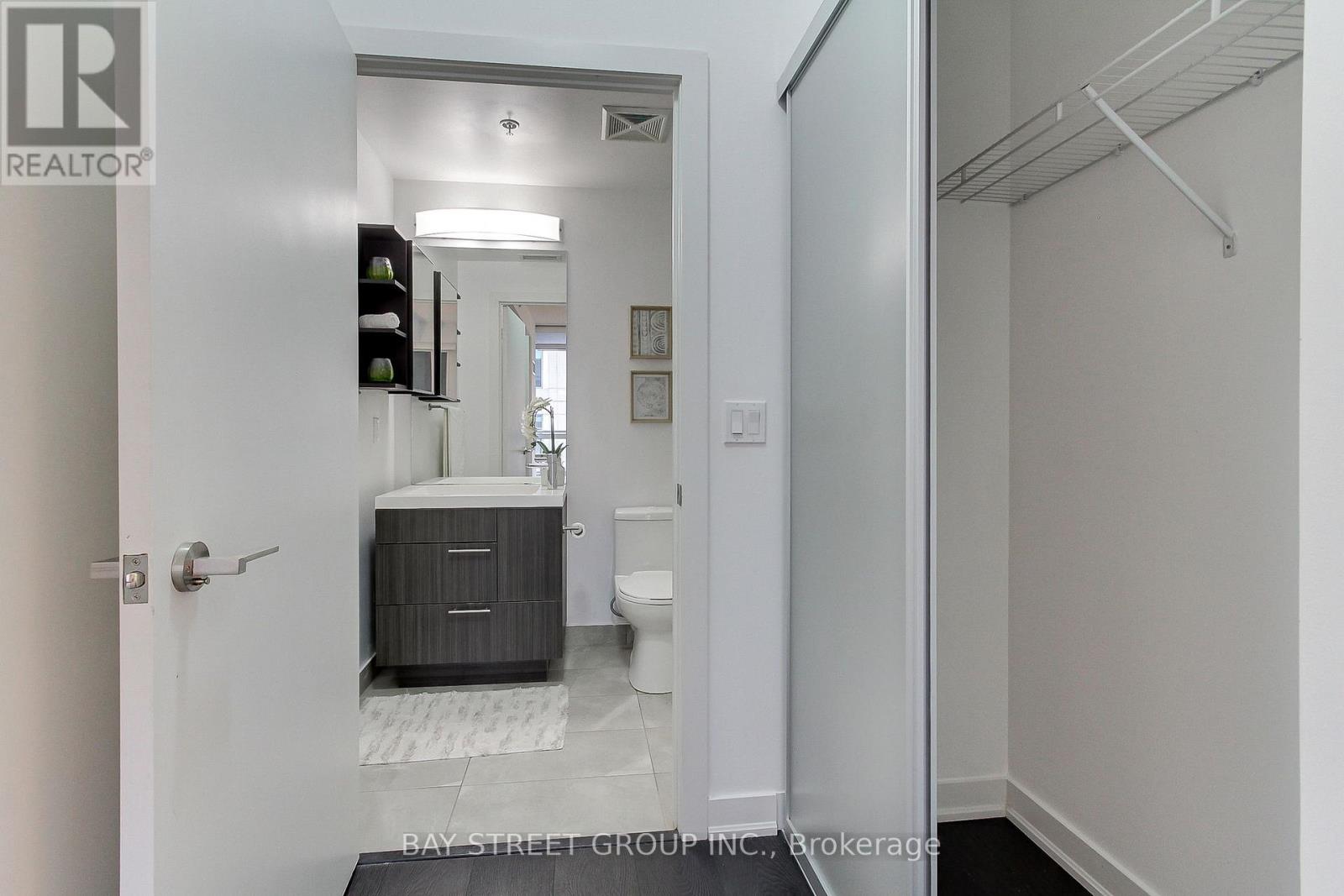 517 - 199 Richmond Street, Toronto (Waterfront Communities), Ontario  M5V 0H4 - Photo 23 - C12212769
