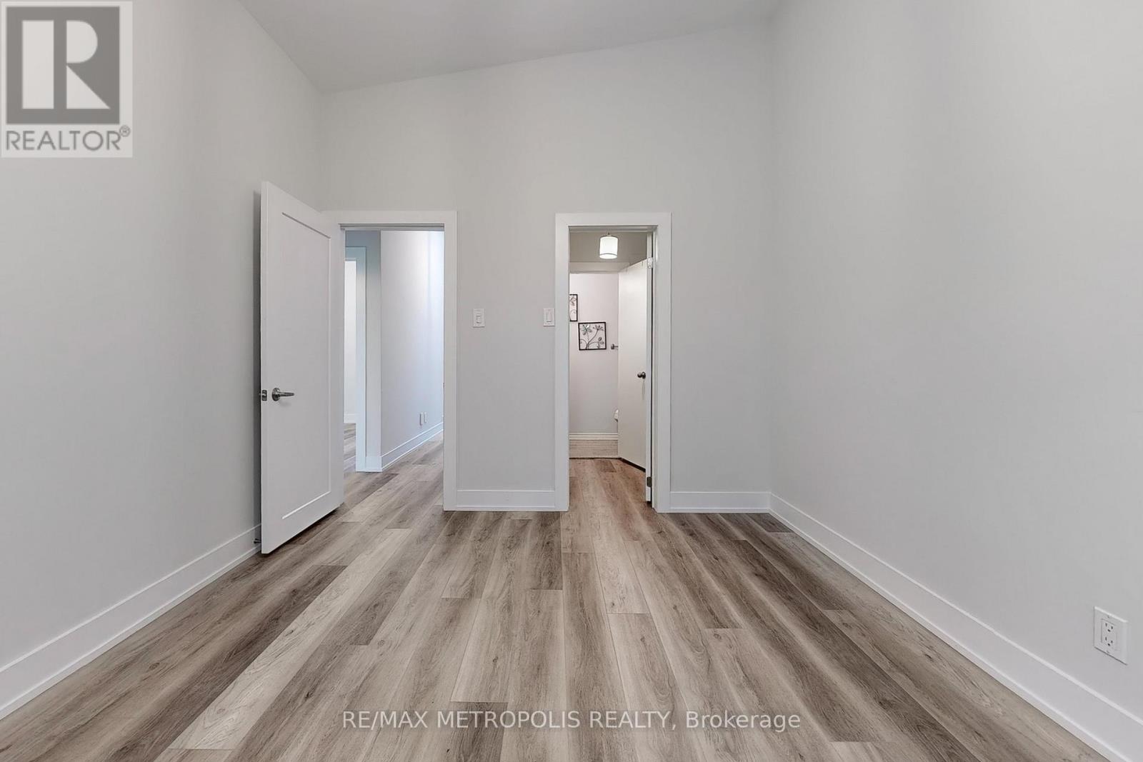 199 Sweeney Drive, Toronto (Victoria Village), Ontario  M4A 1V5 - Photo 14 - C12212772