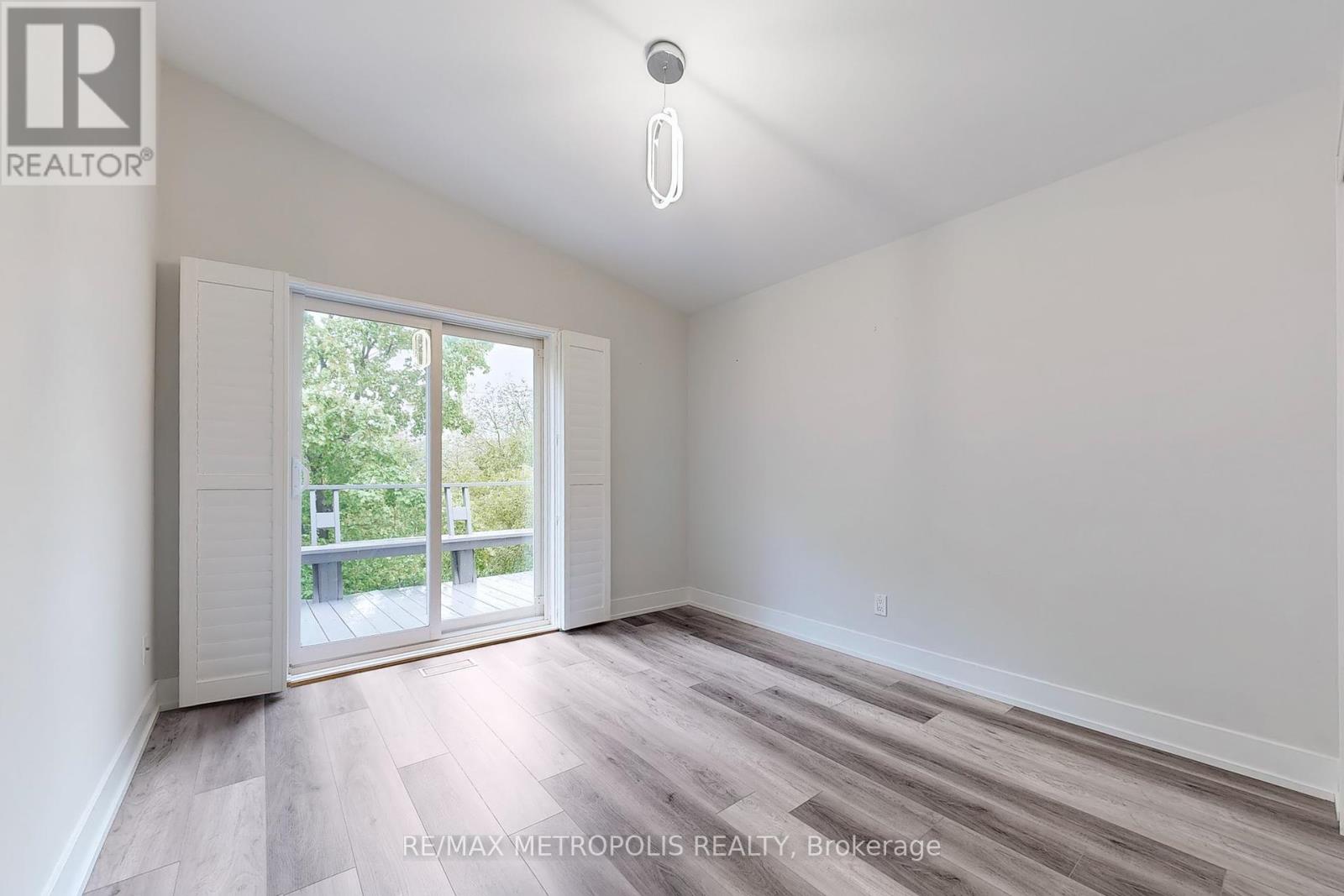 199 Sweeney Drive, Toronto (Victoria Village), Ontario  M4A 1V5 - Photo 19 - C12212772
