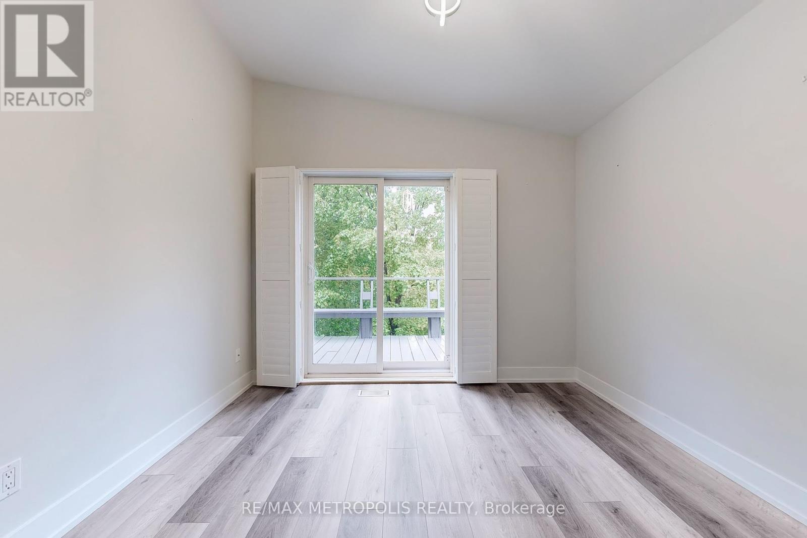 199 Sweeney Drive, Toronto (Victoria Village), Ontario  M4A 1V5 - Photo 20 - C12212772