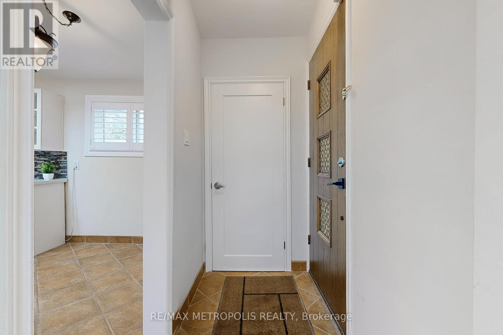 199 Sweeney Drive, Toronto (Victoria Village), Ontario  M4A 1V5 - Photo 24 - C12212772