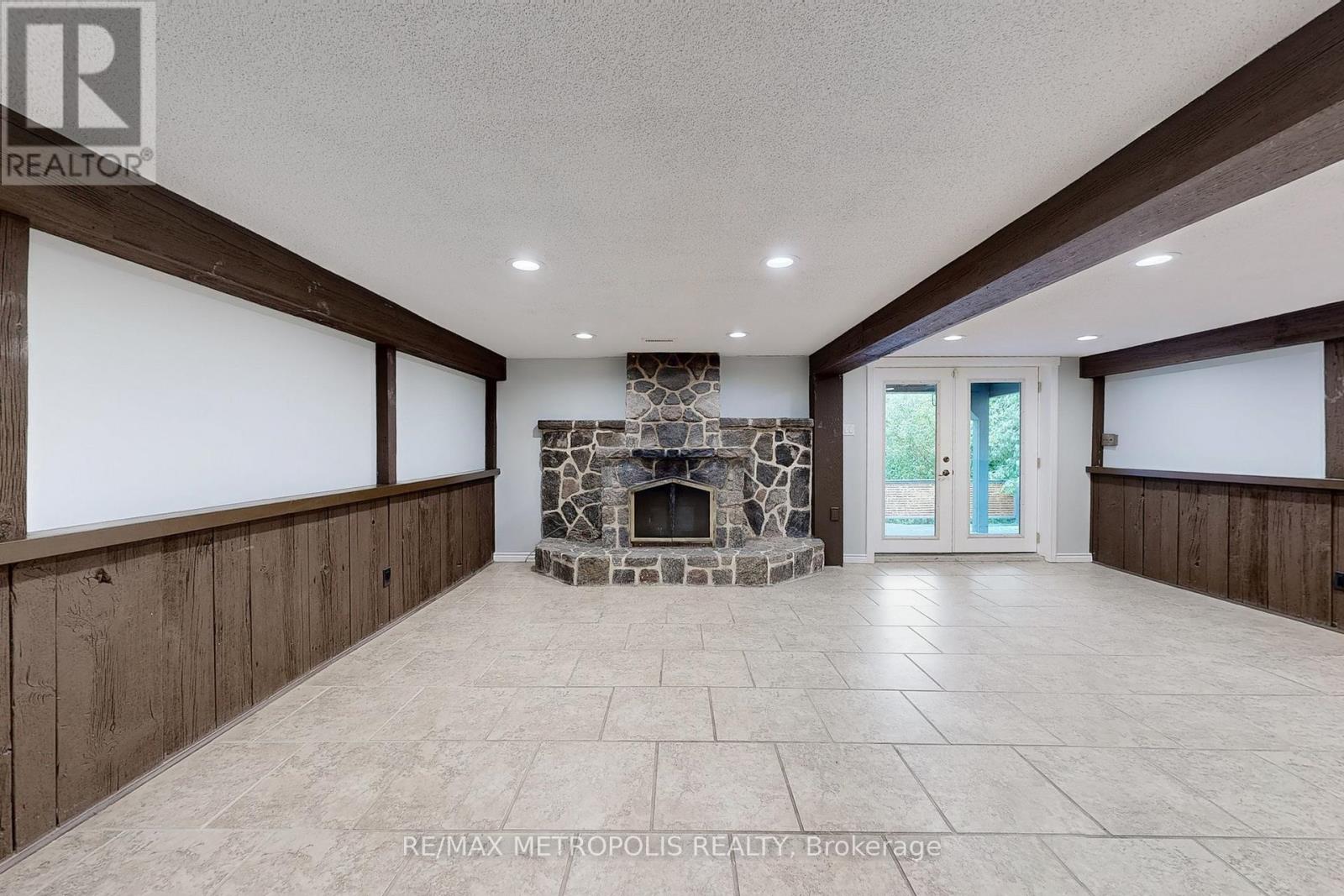 199 Sweeney Drive, Toronto (Victoria Village), Ontario  M4A 1V5 - Photo 26 - C12212772