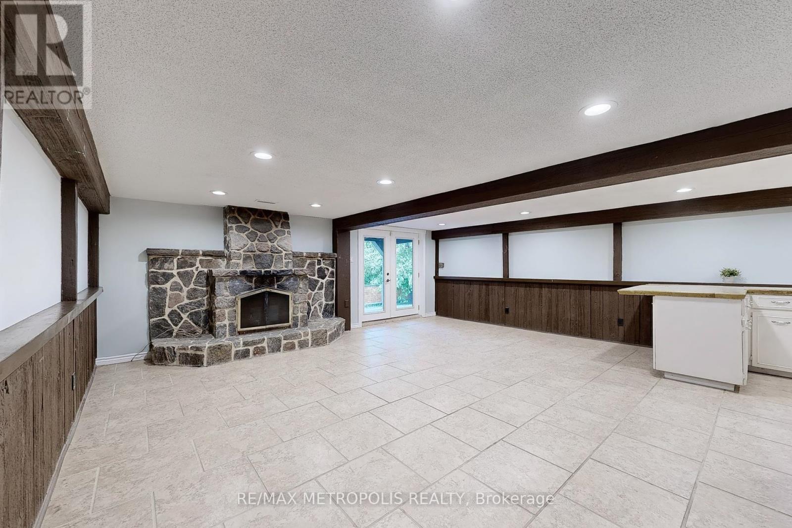 199 Sweeney Drive, Toronto (Victoria Village), Ontario  M4A 1V5 - Photo 27 - C12212772