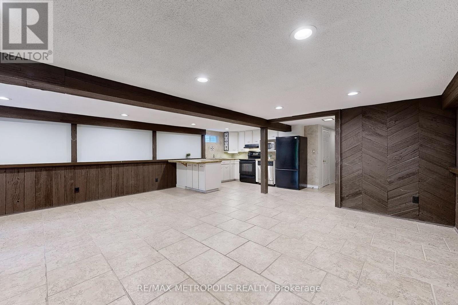 199 Sweeney Drive, Toronto (Victoria Village), Ontario  M4A 1V5 - Photo 28 - C12212772