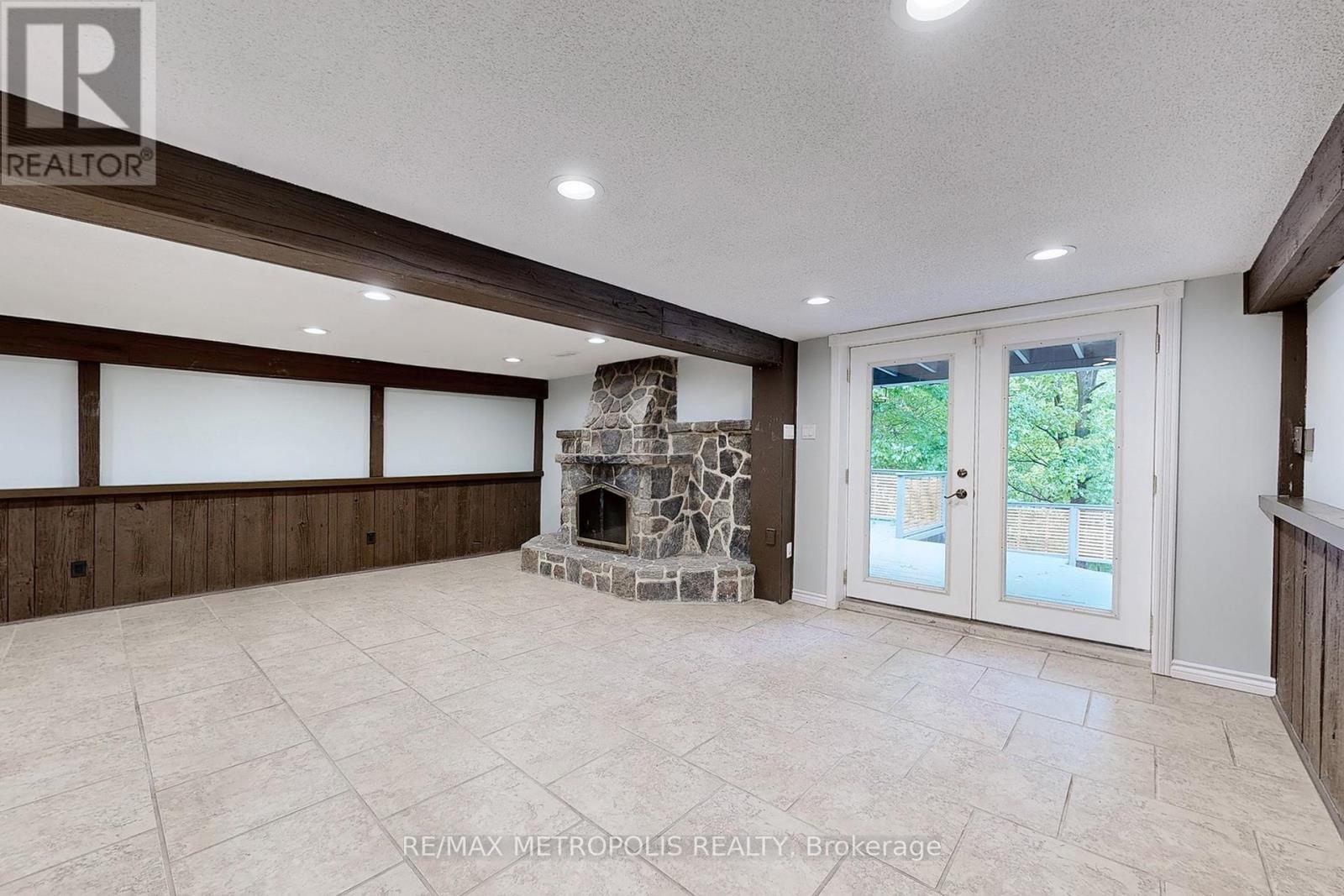199 Sweeney Drive, Toronto (Victoria Village), Ontario  M4A 1V5 - Photo 31 - C12212772