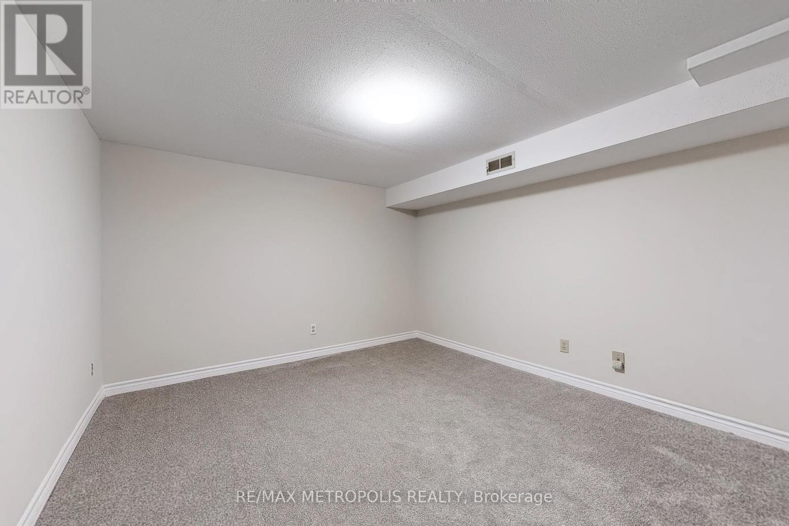 199 Sweeney Drive, Toronto (Victoria Village), Ontario  M4A 1V5 - Photo 36 - C12212772