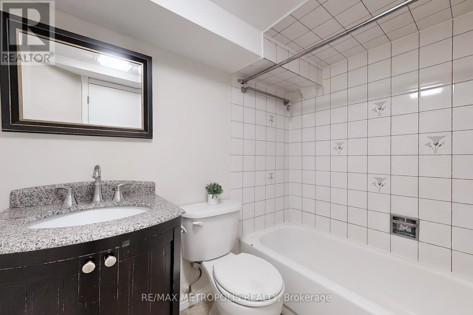 199 Sweeney Drive, Toronto (Victoria Village), Ontario  M4A 1V5 - Photo 41 - C12212772