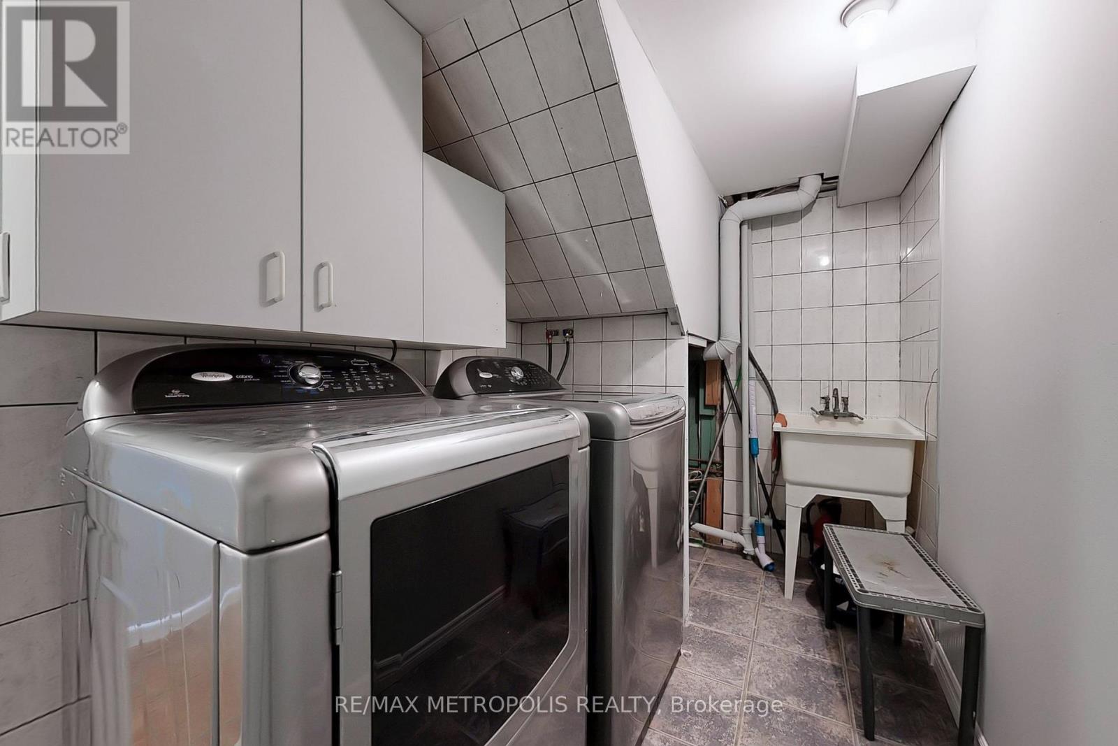 199 Sweeney Drive, Toronto (Victoria Village), Ontario  M4A 1V5 - Photo 42 - C12212772