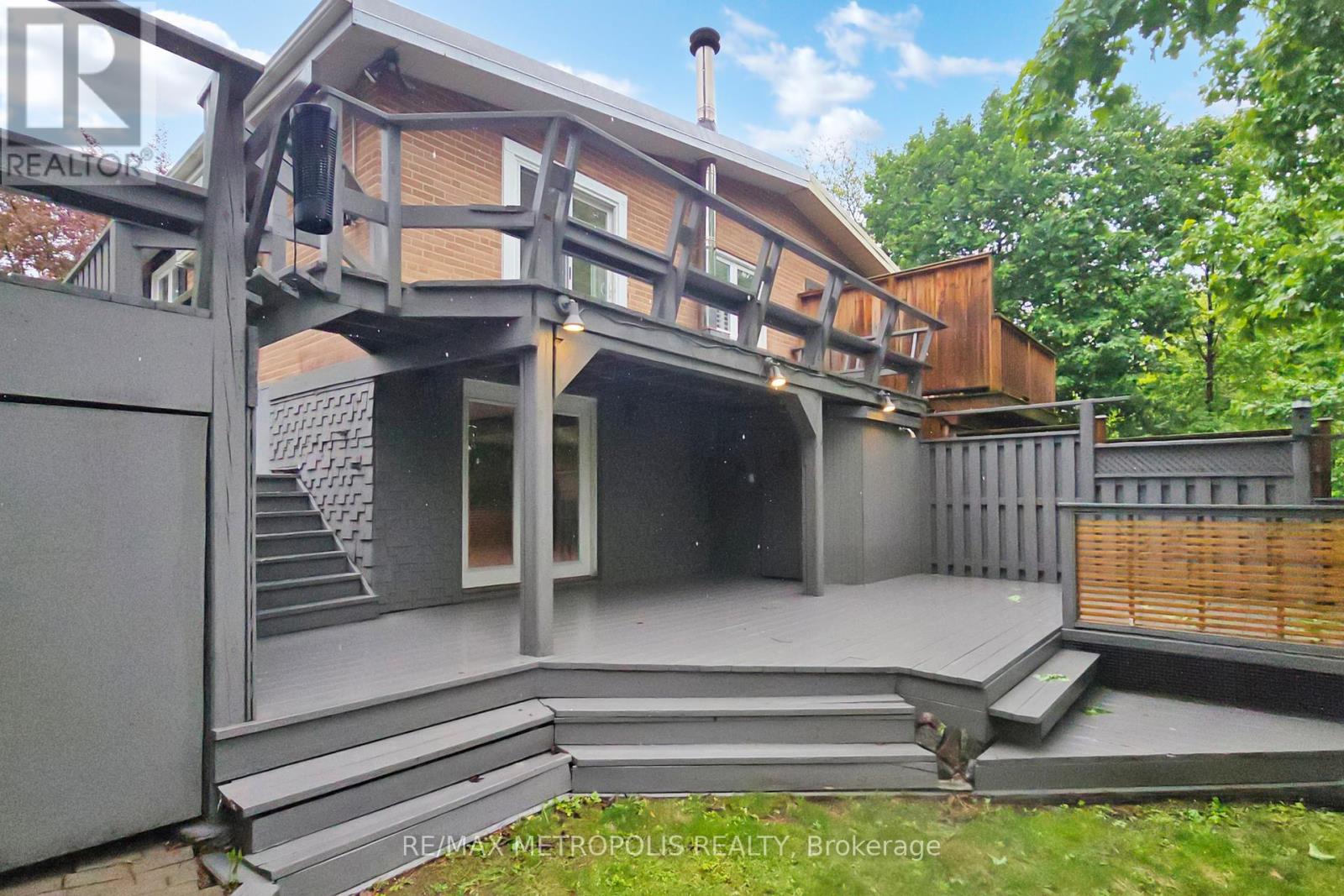 199 Sweeney Drive, Toronto (Victoria Village), Ontario  M4A 1V5 - Photo 45 - C12212772