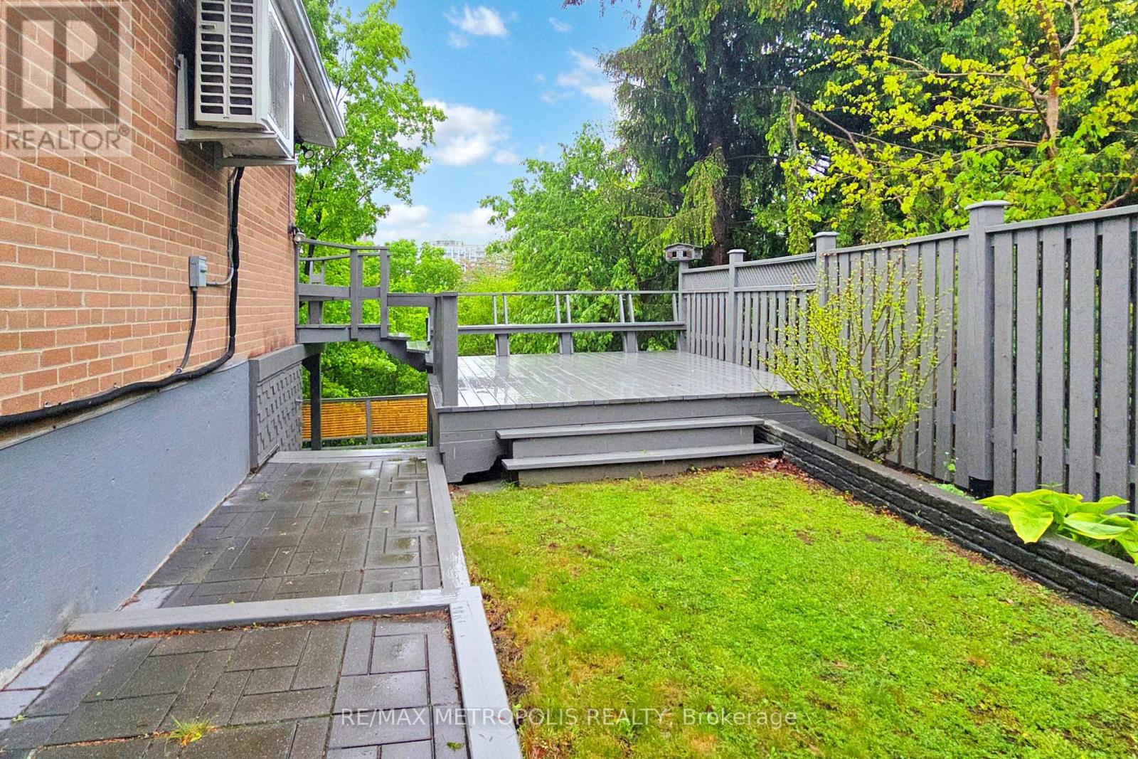 199 Sweeney Drive, Toronto (Victoria Village), Ontario  M4A 1V5 - Photo 46 - C12212772