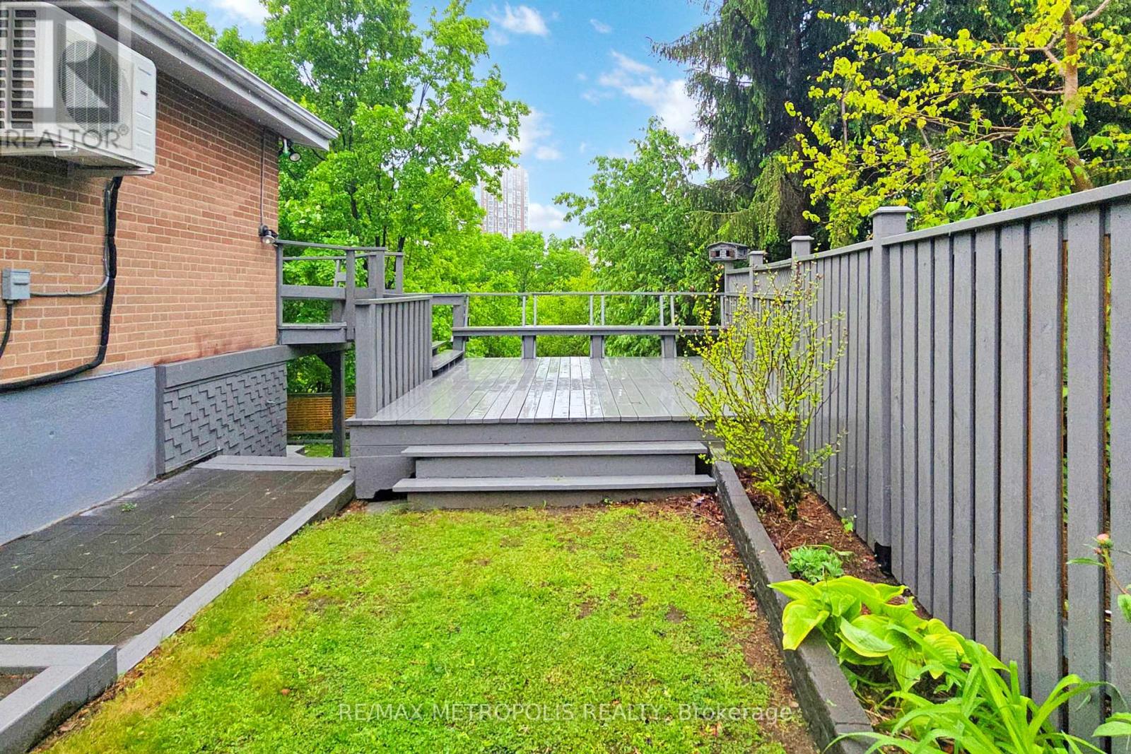 199 Sweeney Drive, Toronto (Victoria Village), Ontario  M4A 1V5 - Photo 47 - C12212772