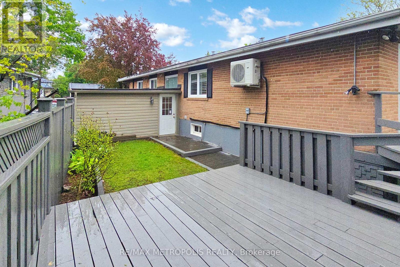 199 Sweeney Drive, Toronto (Victoria Village), Ontario  M4A 1V5 - Photo 48 - C12212772