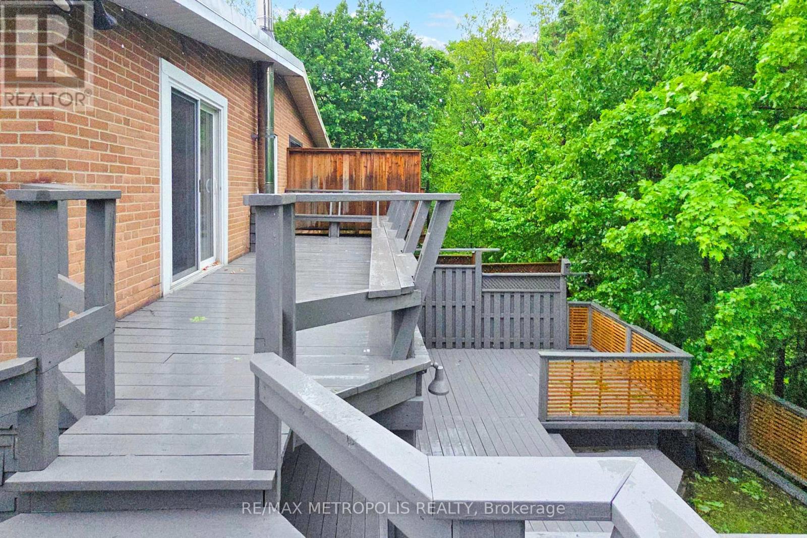 199 Sweeney Drive, Toronto (Victoria Village), Ontario  M4A 1V5 - Photo 49 - C12212772