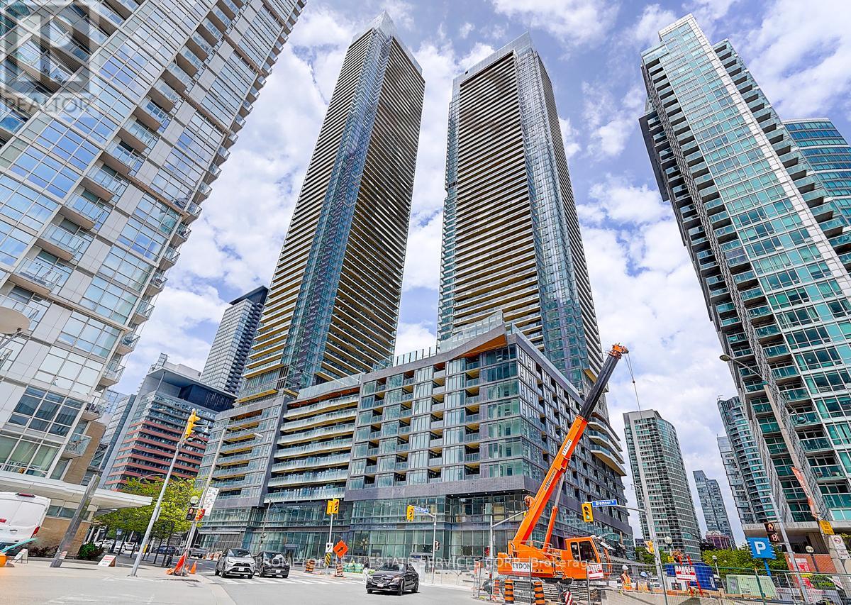 915 - 1 Concord Cityplace Way, Toronto, Ontario  M5V 0X3 - Photo 1 - C12212795