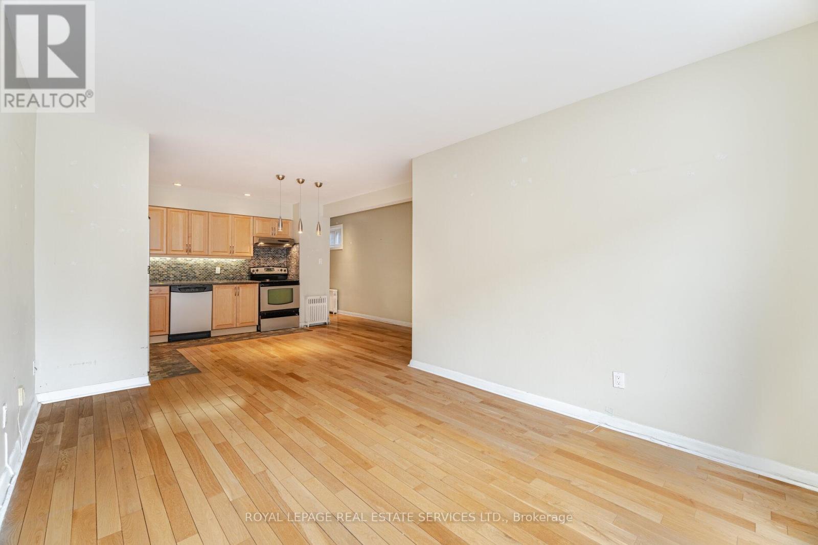 475 Winona Drive, Toronto (Oakwood Village), Ontario  M6C 3V2 - Photo 10 - C12212843