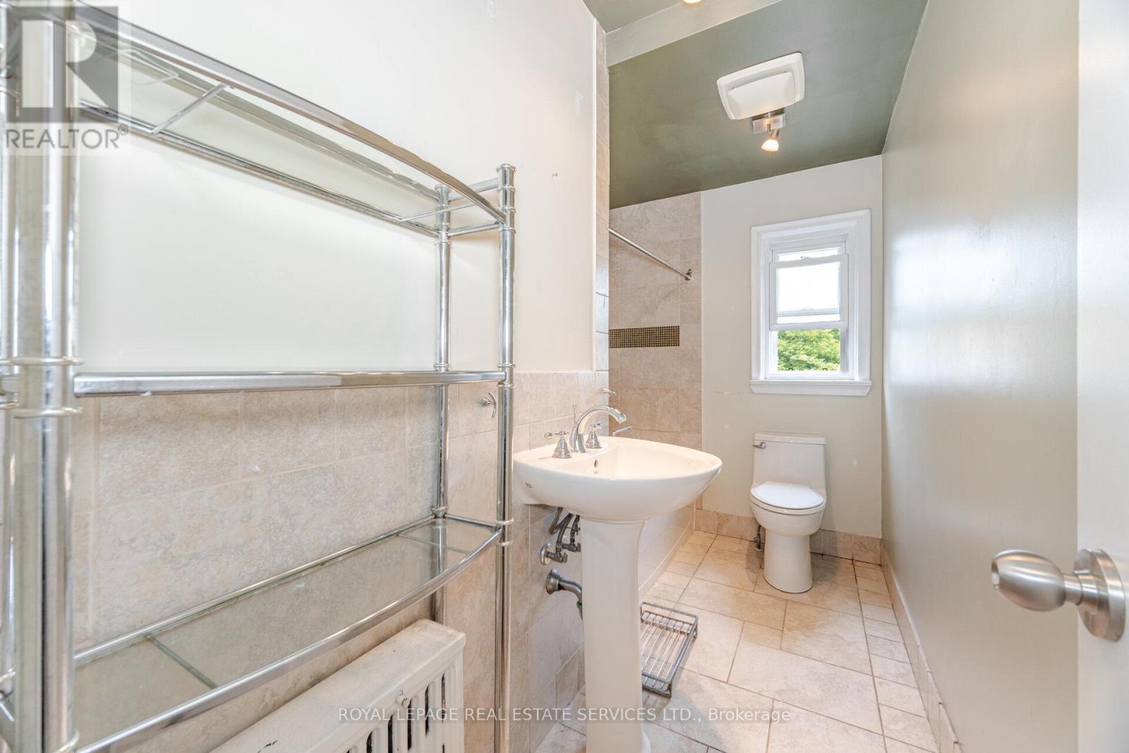 475 Winona Drive, Toronto (Oakwood Village), Ontario  M6C 3V2 - Photo 15 - C12212843