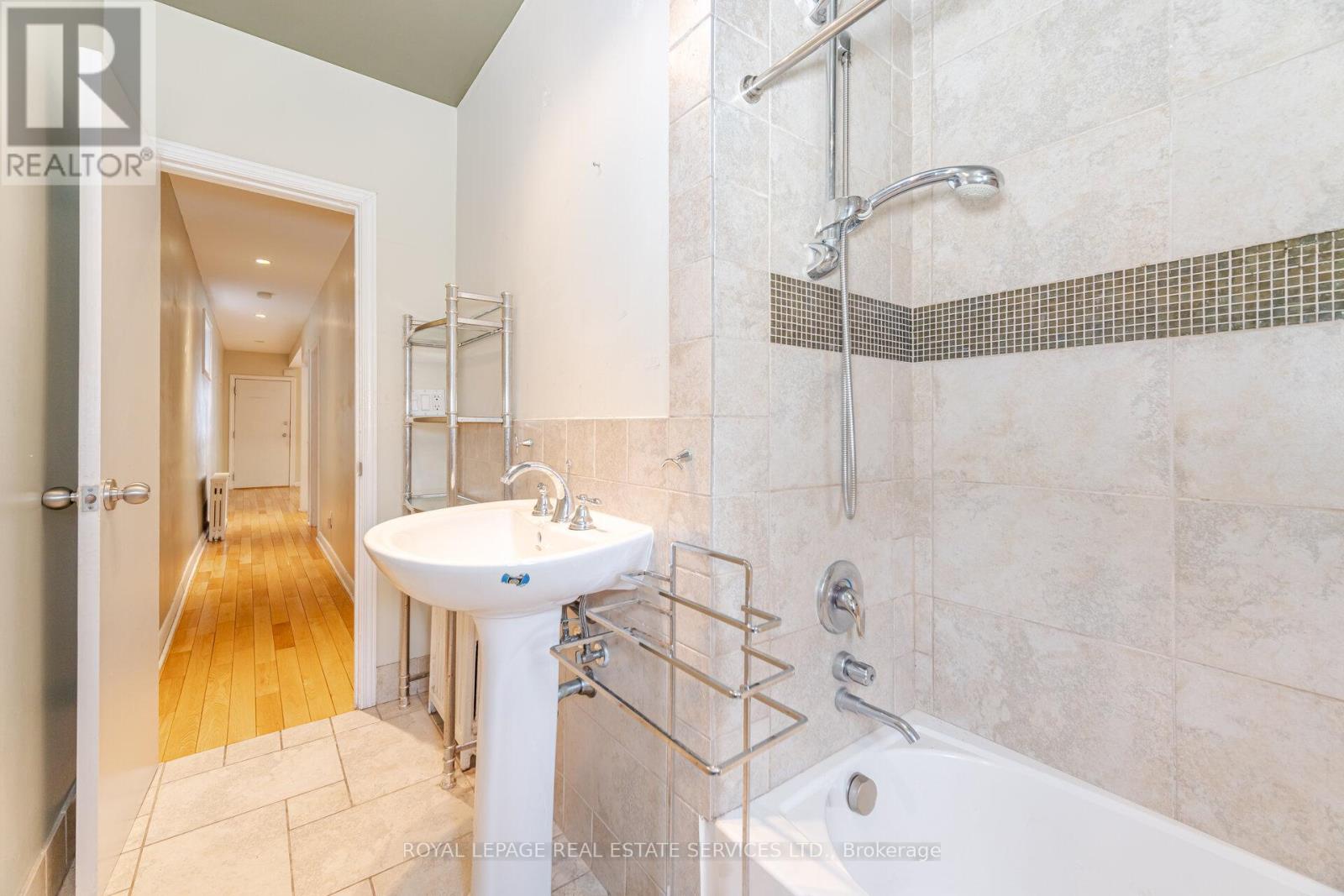 475 Winona Drive, Toronto (Oakwood Village), Ontario  M6C 3V2 - Photo 16 - C12212843
