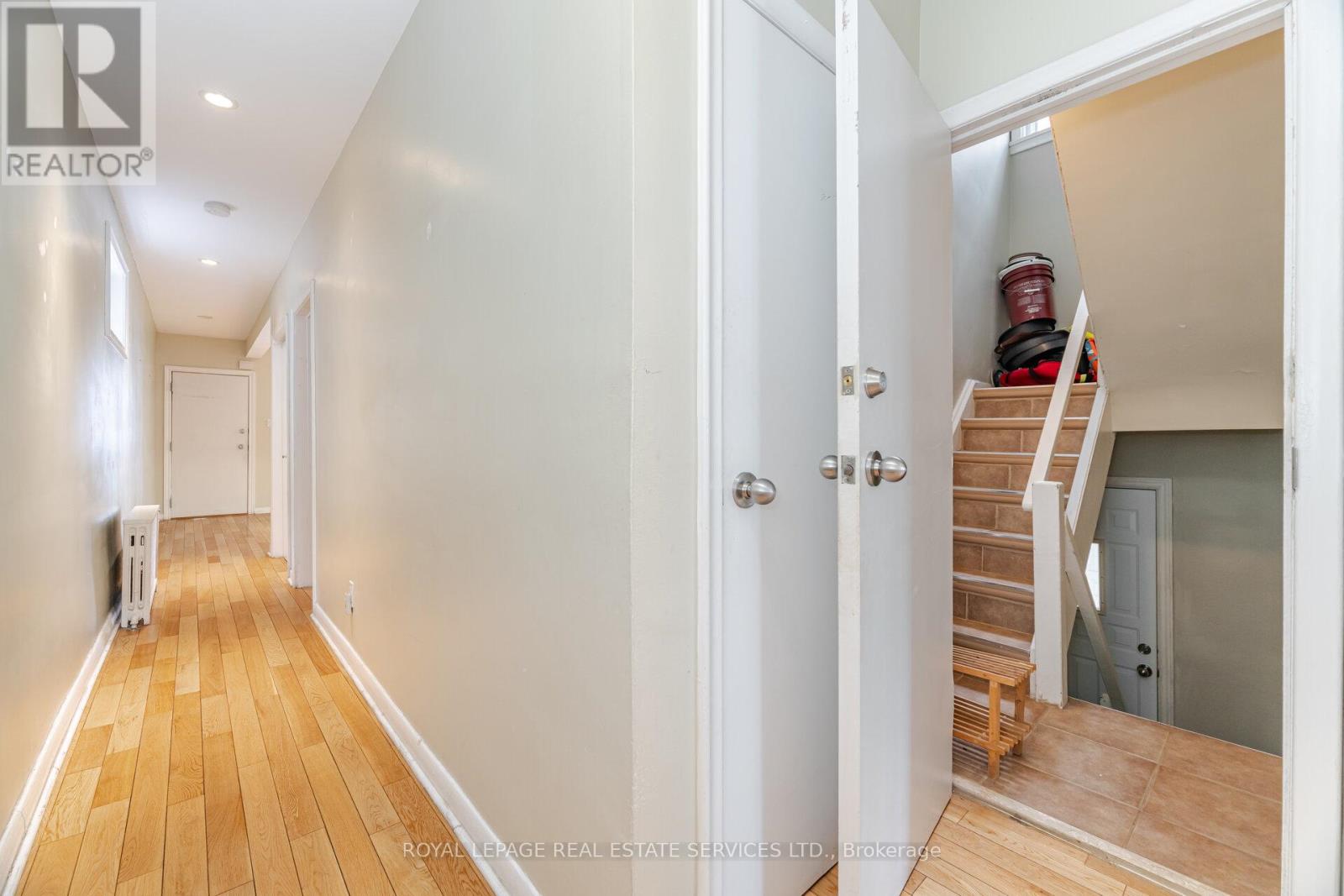475 Winona Drive, Toronto (Oakwood Village), Ontario  M6C 3V2 - Photo 17 - C12212843
