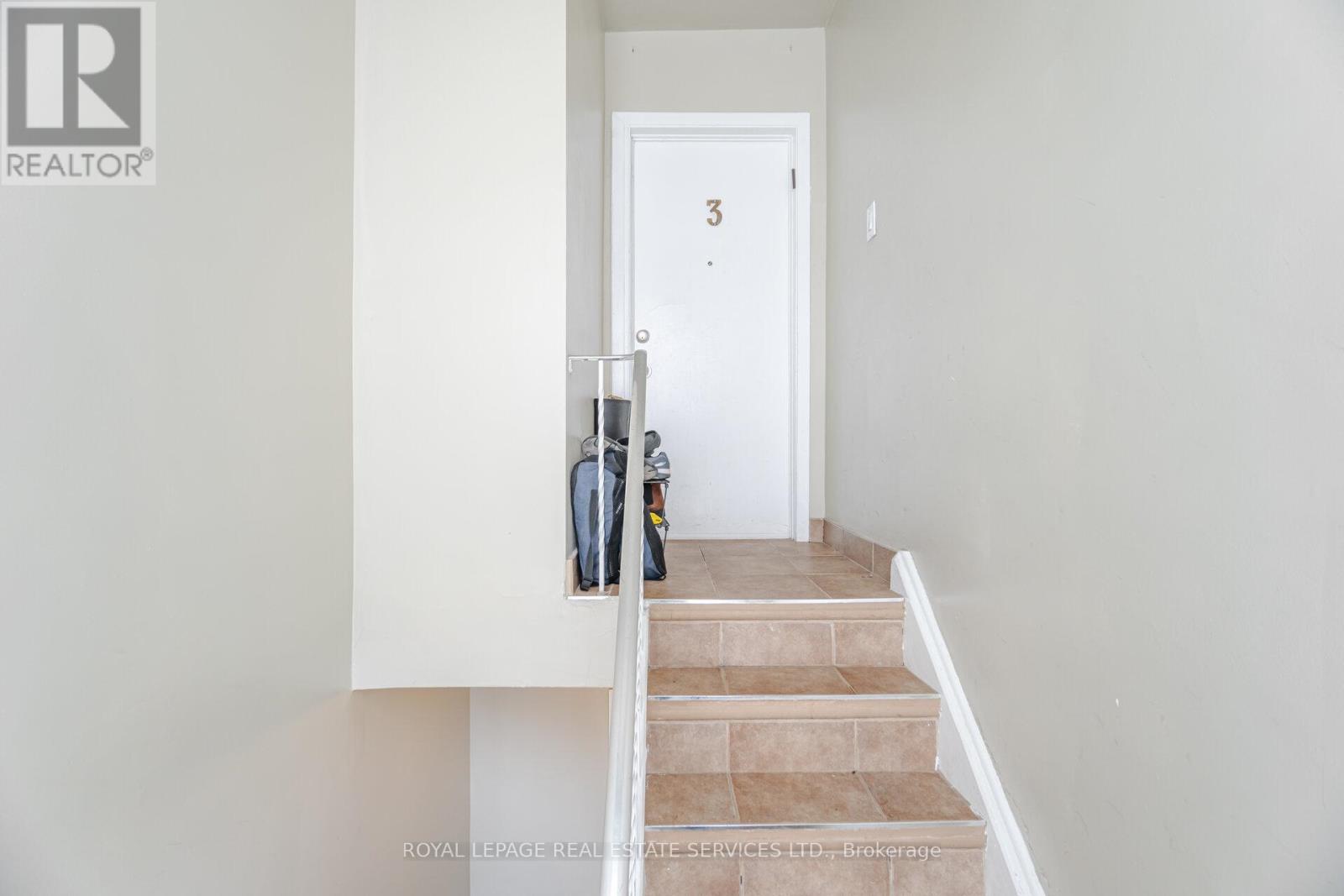 475 Winona Drive, Toronto (Oakwood Village), Ontario  M6C 3V2 - Photo 18 - C12212843