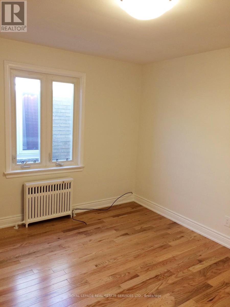 475 Winona Drive, Toronto (Oakwood Village), Ontario  M6C 3V2 - Photo 24 - C12212843