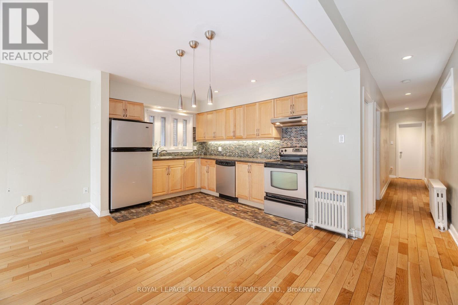 475 Winona Drive, Toronto (Oakwood Village), Ontario  M6C 3V2 - Photo 5 - C12212843