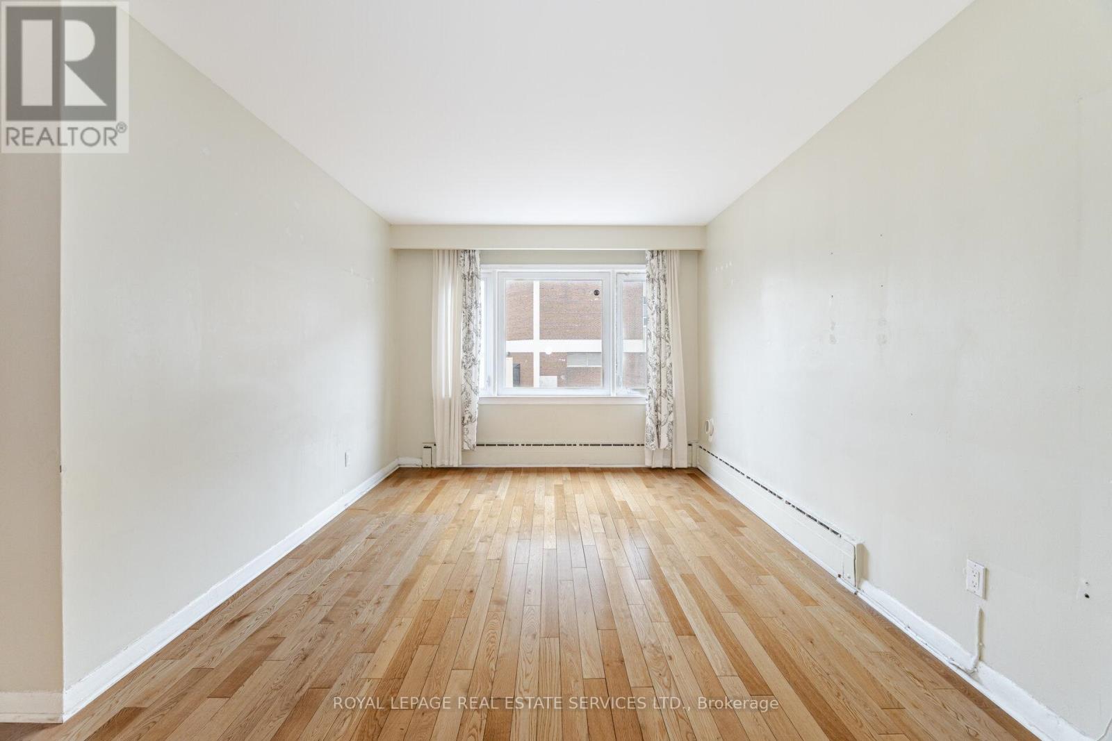 475 Winona Drive, Toronto (Oakwood Village), Ontario  M6C 3V2 - Photo 9 - C12212843