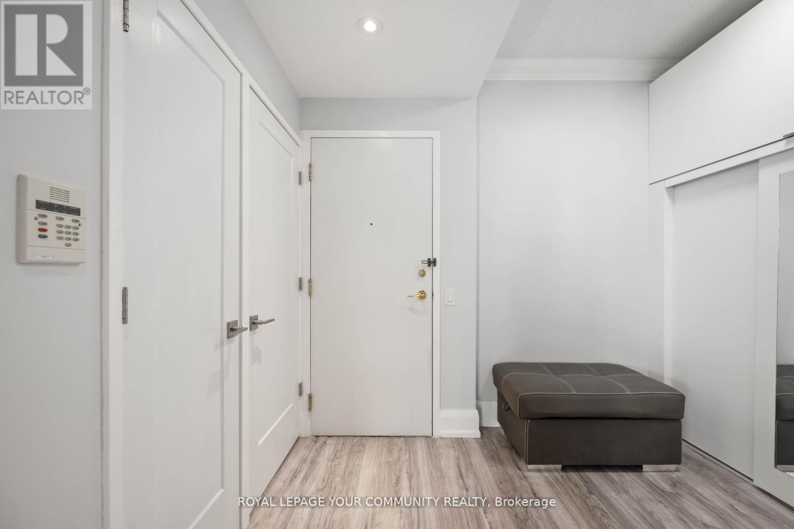 2213 - 5 Northtown Way, Toronto (Willowdale East), Ontario  M2N 7A1 - Photo 3 - C12212912