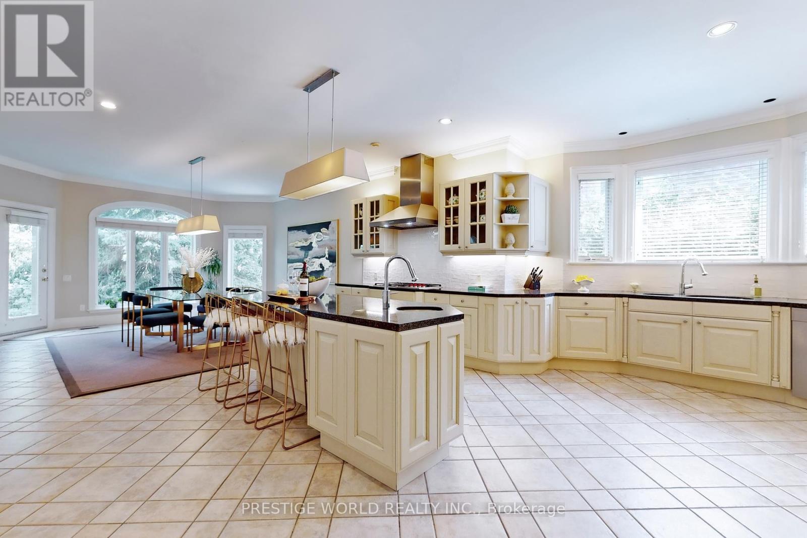 37 Rollscourt Drive, Toronto (St. Andrew-Windfields), Ontario  M2L 1X6 - Photo 11 - C12212920