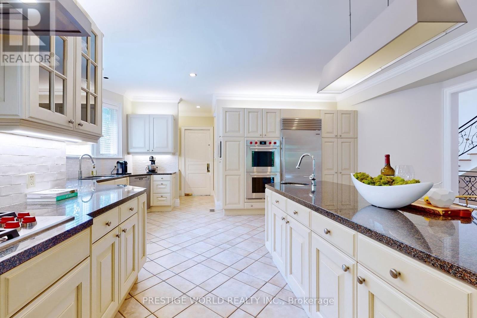 37 Rollscourt Drive, Toronto (St. Andrew-Windfields), Ontario  M2L 1X6 - Photo 12 - C12212920