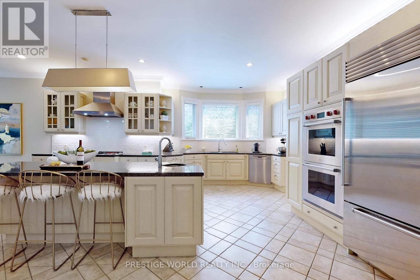 37 Rollscourt Drive, Toronto (St. Andrew-Windfields), Ontario  M2L 1X6 - Photo 13 - C12212920