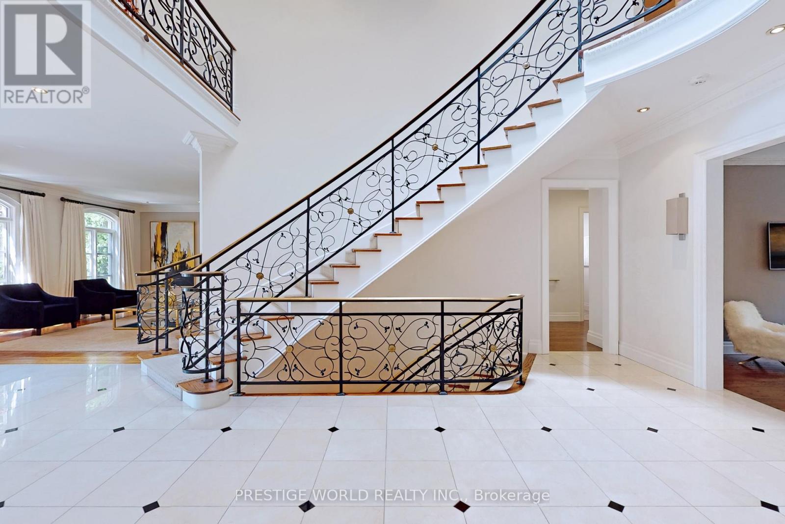 37 Rollscourt Drive, Toronto (St. Andrew-Windfields), Ontario  M2L 1X6 - Photo 20 - C12212920