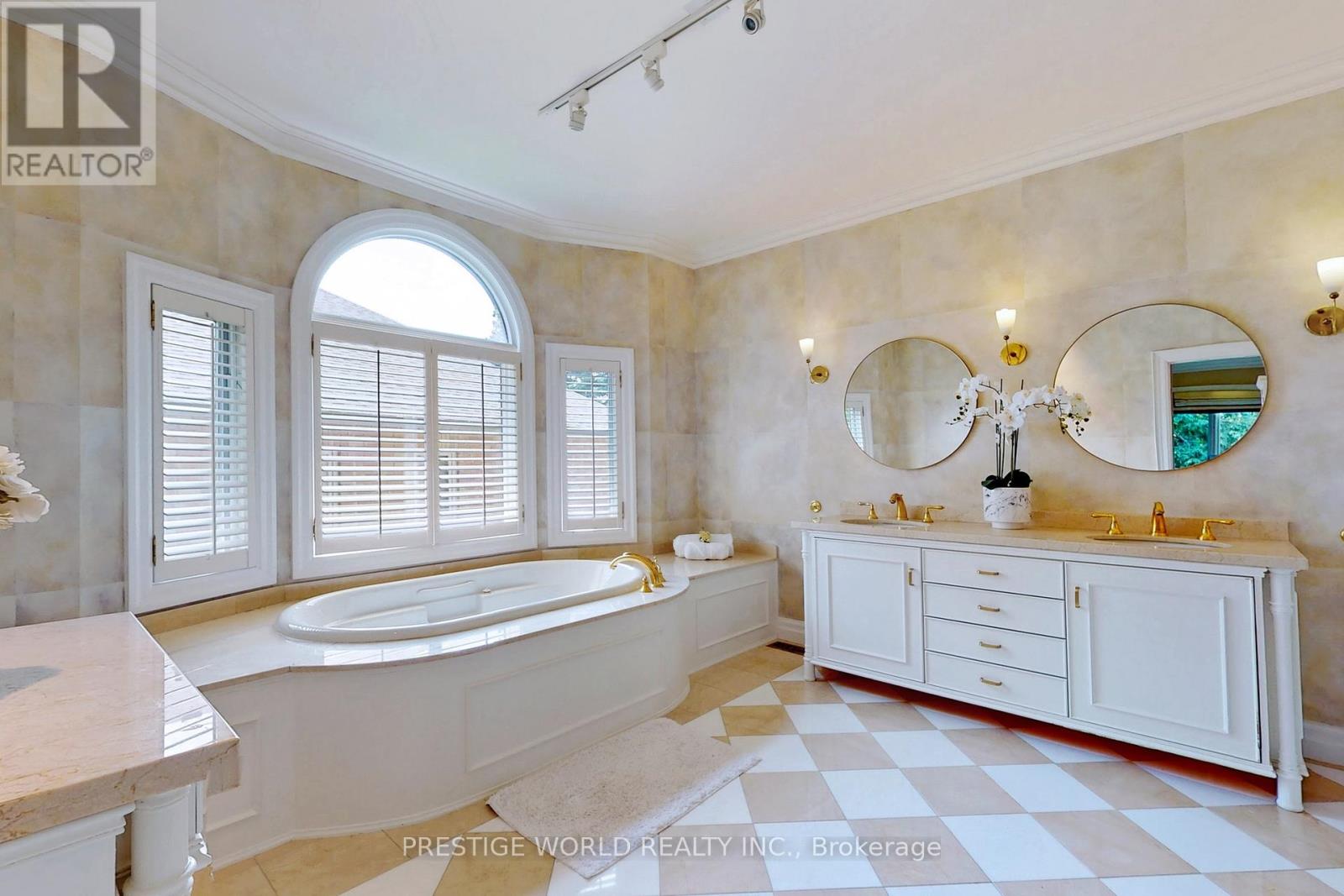 37 Rollscourt Drive, Toronto (St. Andrew-Windfields), Ontario  M2L 1X6 - Photo 28 - C12212920
